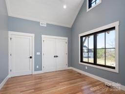 listing-thumbnails
