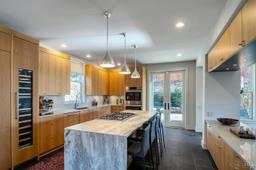 listing-thumbnails