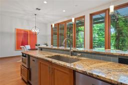 listing-thumbnails