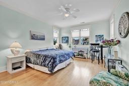 listing-thumbnails