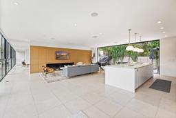 listing-thumbnails
