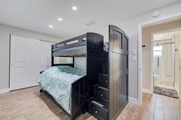 listing-thumbnails