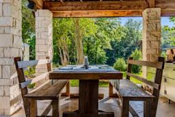 listing-thumbnails