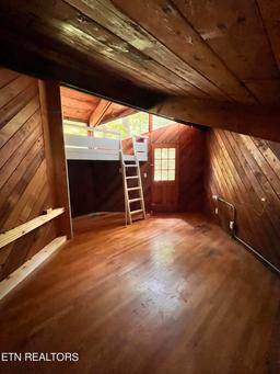 listing-thumbnails