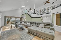 listing-thumbnails