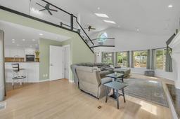listing-thumbnails