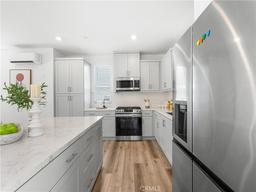 listing-thumbnails