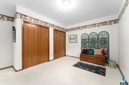listing-thumbnails