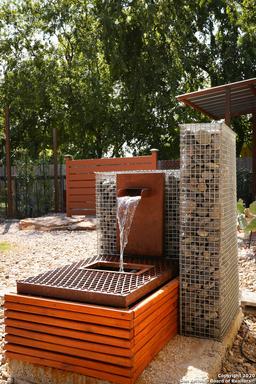 listing-thumbnails