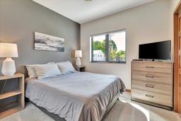 listing-thumbnails