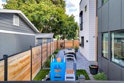 listing-thumbnails