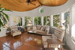 listing-thumbnails