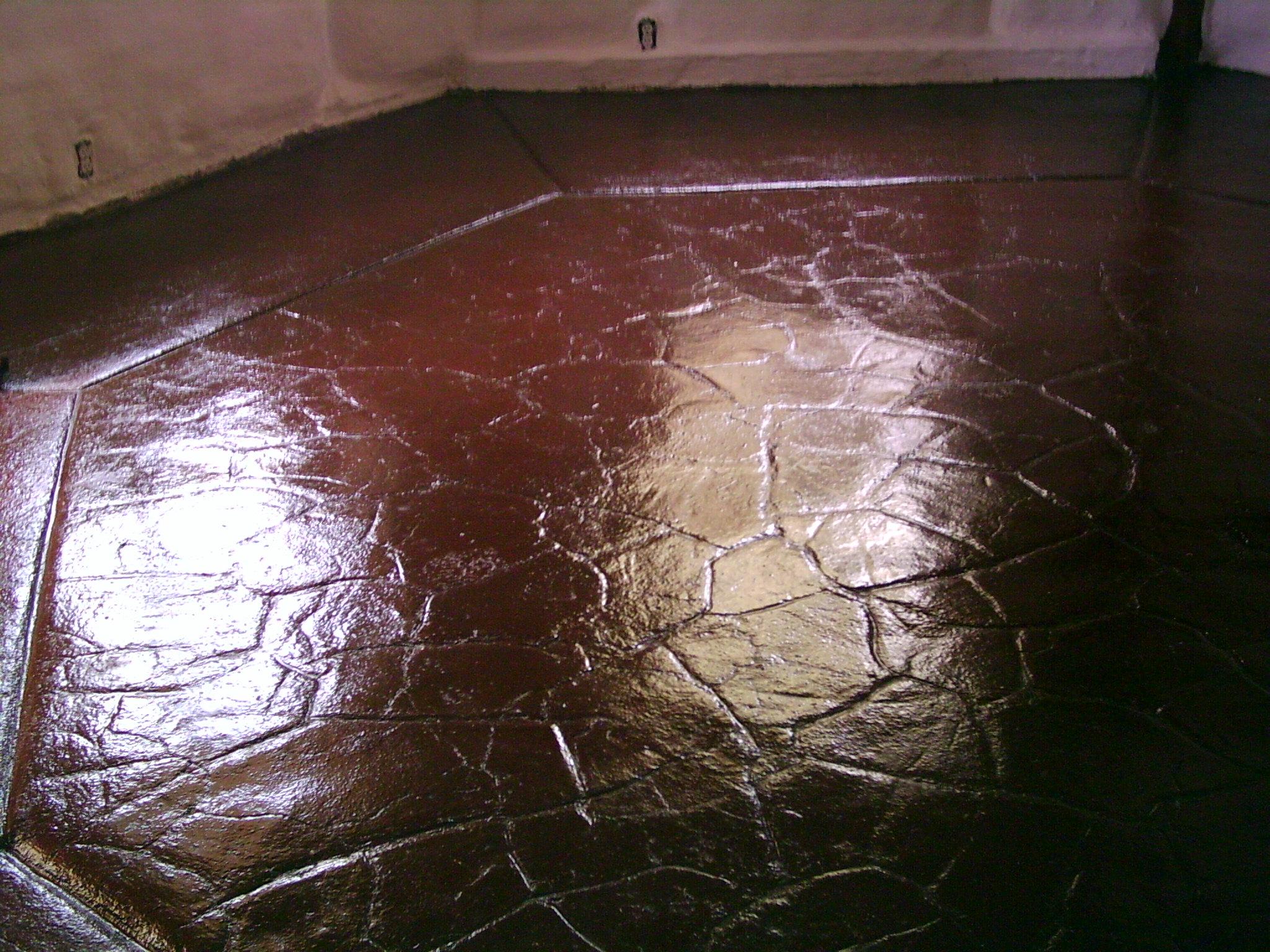 Radiant Floor Heating hose embedded in Living room and kitchen floors (needs heater and pump).