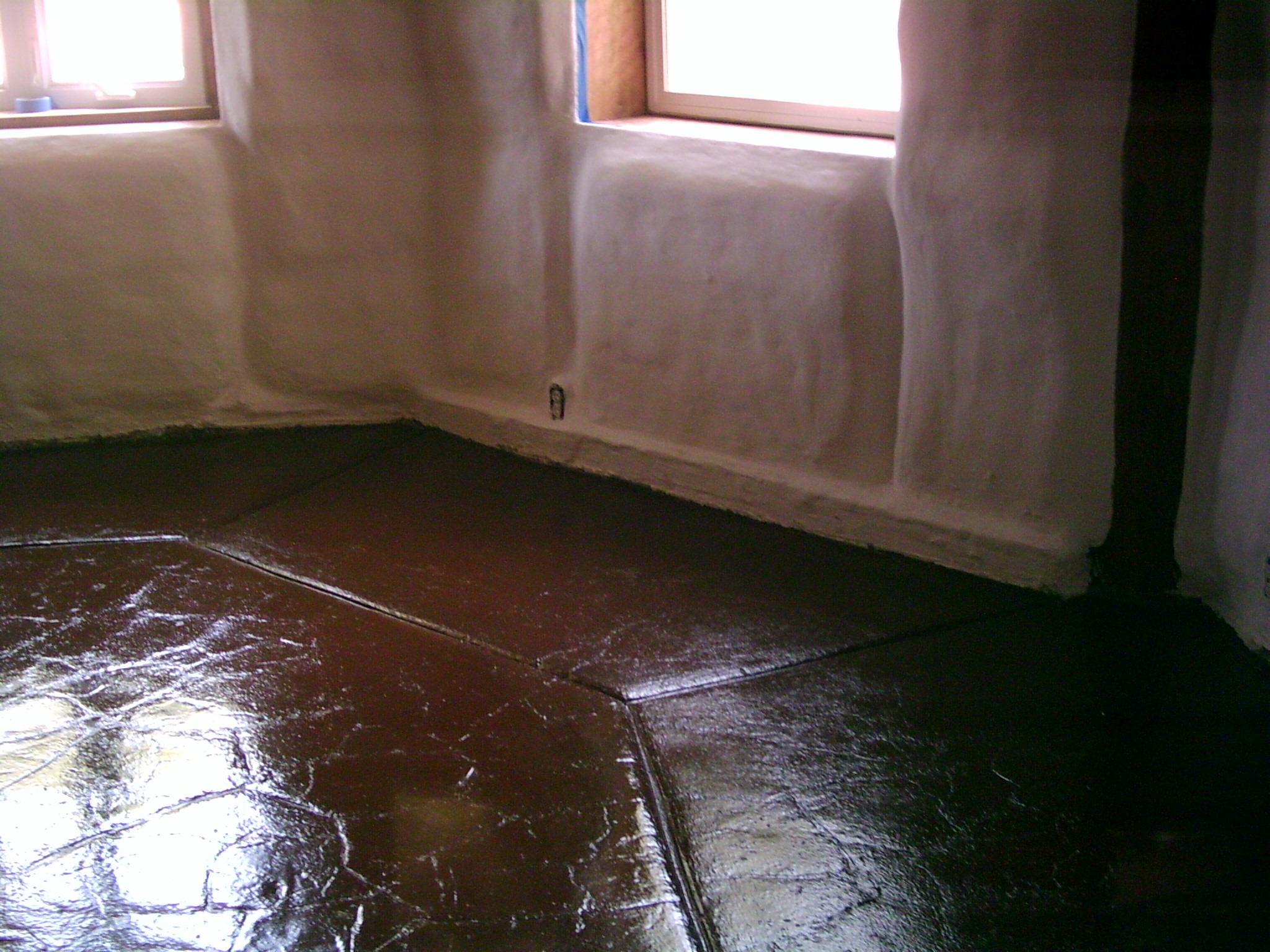 Earth Floor continues to the kitchen (not shown)